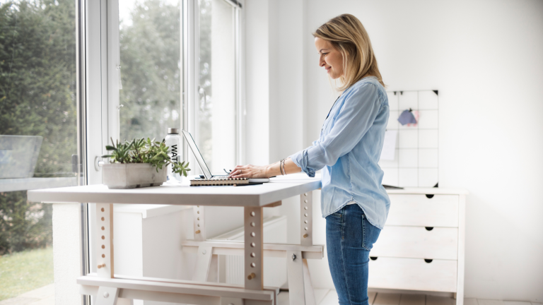 Standing Desks: Are They All They’re Cracked Up to Be?